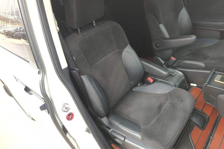 Used Honda Elysion 2016 2.4L Comfort Edition
