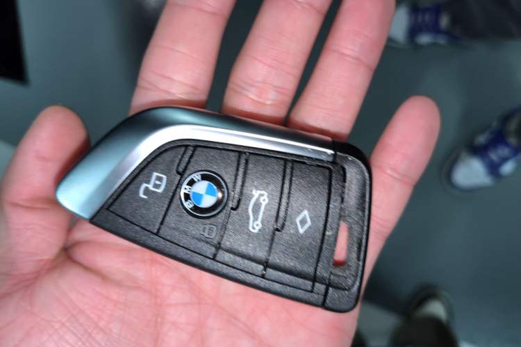 TDK.VehicleDetails.img