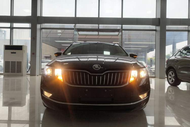 Used Skoda Octavia 2018 TSI230 DSG Luxury Edition
