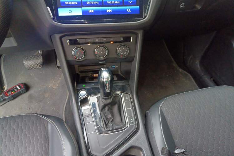 Used Volkswagen Tiguan L 2017 330TSI Automatic Two-Wheel Drive Luxury Edition
