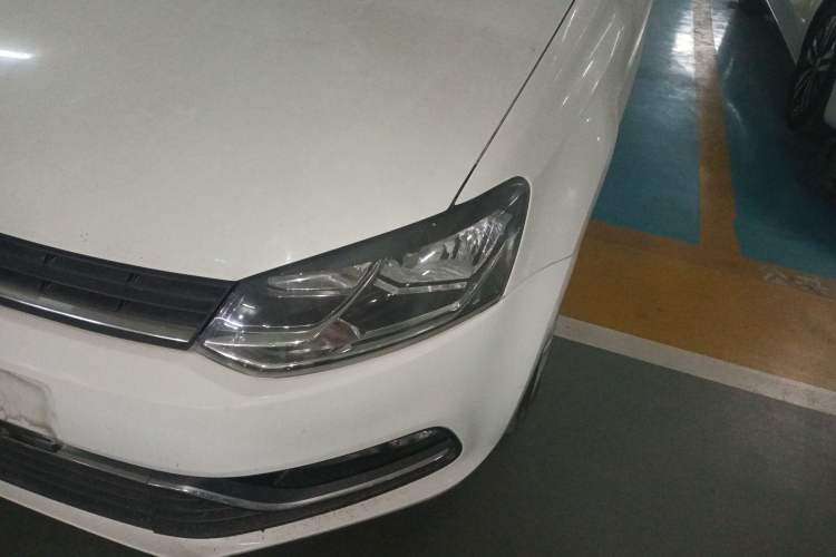 Used Volkswagen Polo 2016 1.6L Automatic Comfort Model
