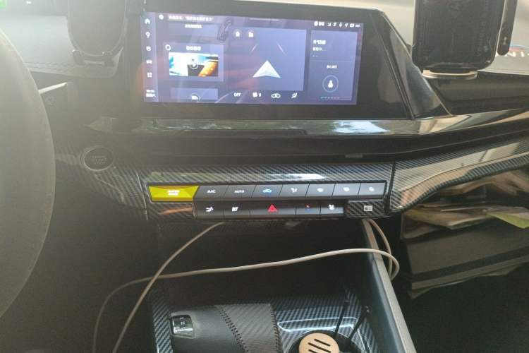 Used Changan UNI-V iDD 2023 ZhiDian iDD 1.5T 113km ZhiKu Model