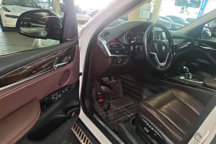 Used BMW X5 2017 xDrive28i
