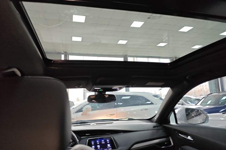 Used Cadillac XT4 2018 28T Two-Wheel Drive Leading Version
