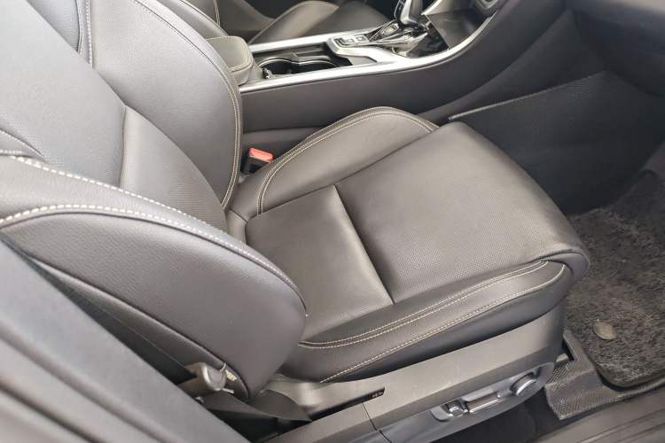 Used Lynk & Co 01 2019 2.0T Two-Wheel-Drive Pro Version China VI Standard
