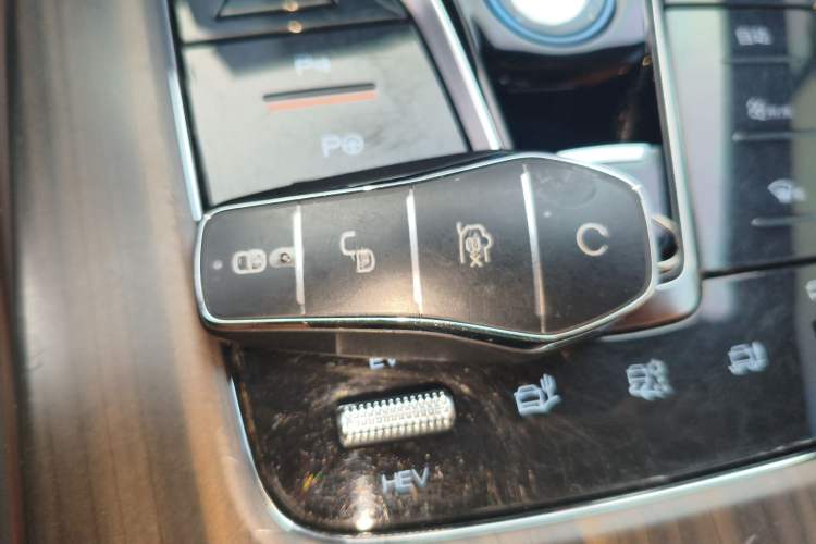 Used BYD Tang New Energy 2022 DM-p 215KM Four-Wheel Drive Flagship Model
