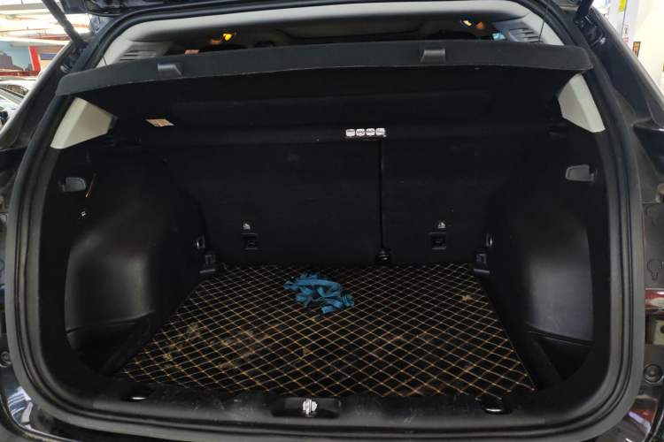 Used  Compass 2020 220T Automatic Leading Edition
