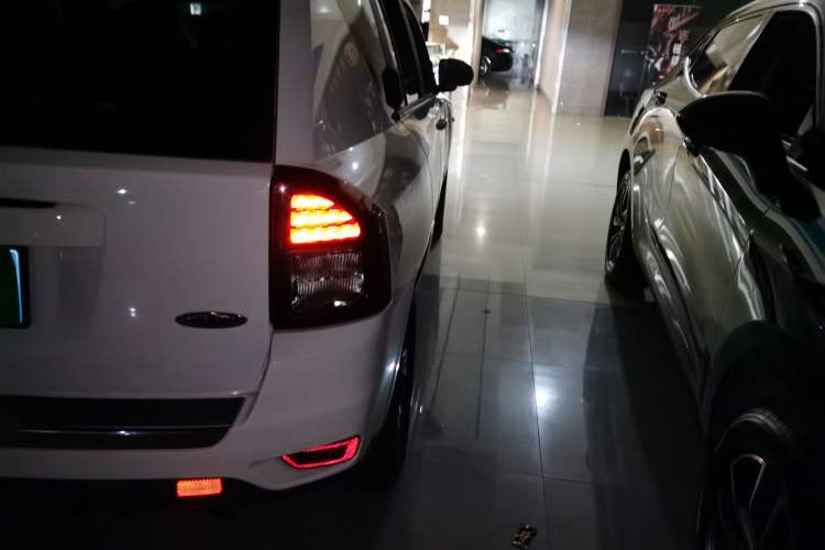 Used  Compass (Import) 2014 Revised Version 2.4L Four-Wheel Drive Comfort Edition
