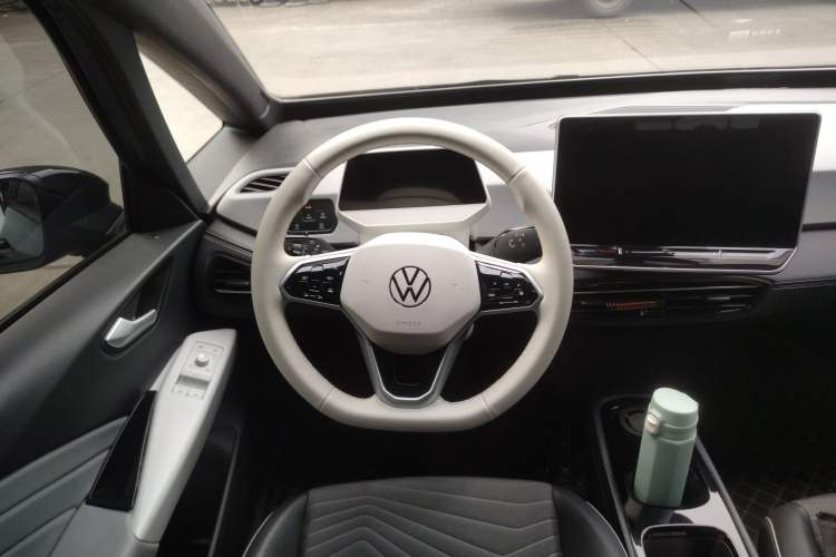 Used Volkswagen ID.3 2025 Smart Model Outstanding Oxygen Edition