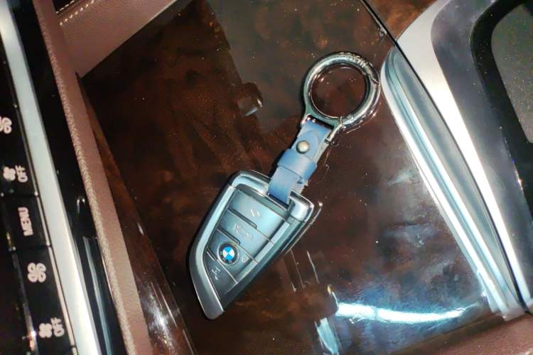 Used BMW 5 Series 2019 525Li Luxury Package
