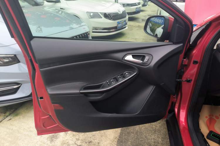 Used Ford Focus 2015 Hatchback 1.6L Automatic Fashion Edition