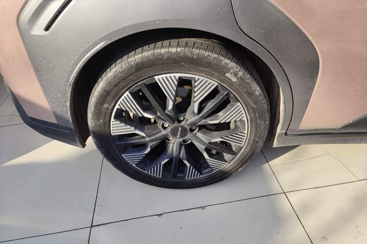 Used AION Y 2022 70 Tech Edition Lithium Iron Phosphate
