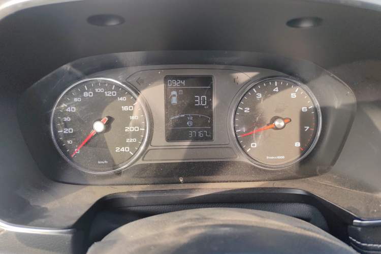 Used Roewe RX5 2018 20T Two-Wheel Drive Manual Flagship Edition