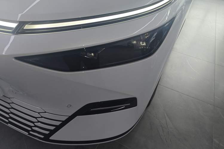 Used XPeng X9 2025 740 Ultra-Long Range Max
