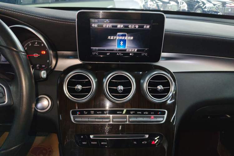 Used Mercedes-Benz GLC 2019 Facelift GLC 260 L 4MATIC Luxury Model
