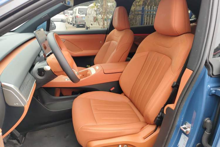 Used ONVO L60 2024 60 kWh All-Wheel Drive
