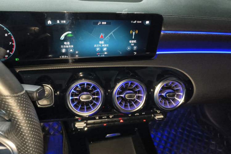 Used Mercedes-Benz A-Class 2022 Revised Version A 200 L Sport Sedan Fashionable Style