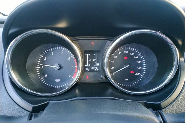 Used HYOSOW S3 2014 1.5L Comfort Version China IV Emission Standard
