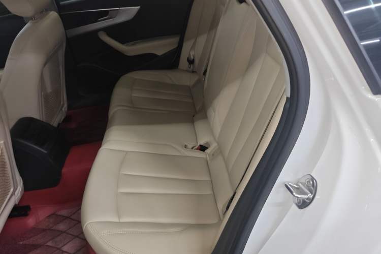 Used Audi A4L 2017 Plus 40 TFSI Ambition Model
