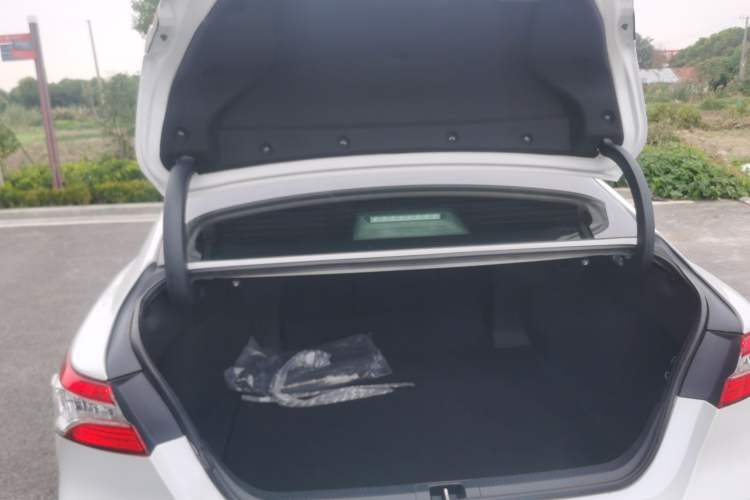 Used Toyota Camry 2019 2.5G Luxury Edition China VI Standard
