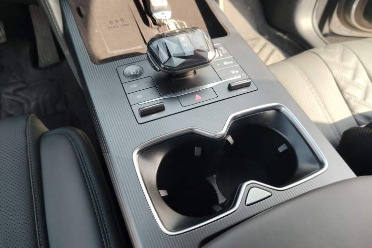 Used BYD Song L DM-i 2025 Intelligent Driving Version 112 km Beyond-Range Type
