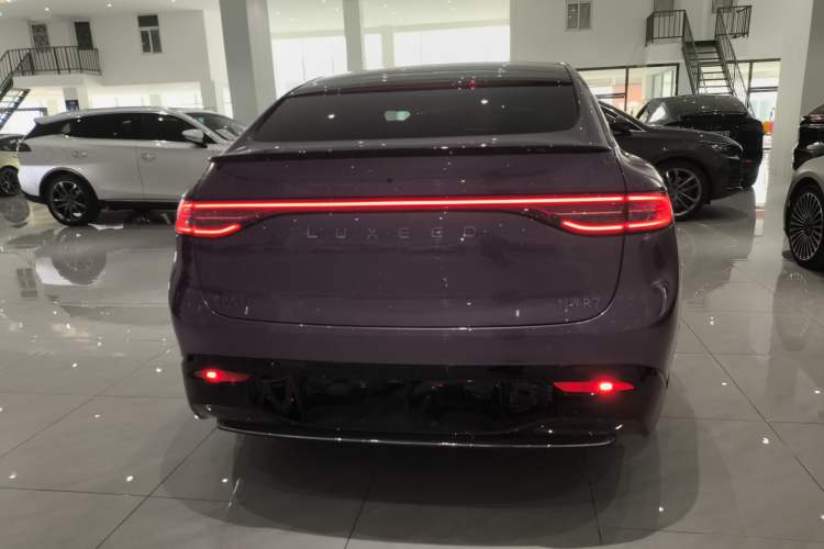 Used Hima Luxeed R7 2024 All-Electric 667 km Max