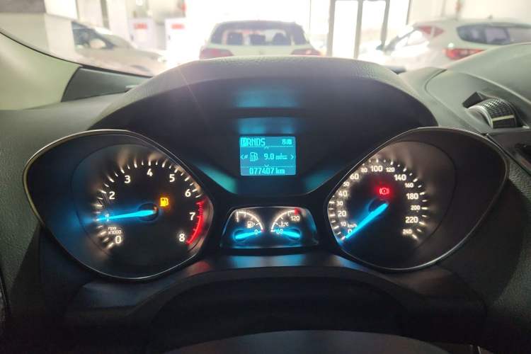 Used Ford Kuga 2018 EcoBoost 180 Two-Wheel-Drive Platinum Edition
