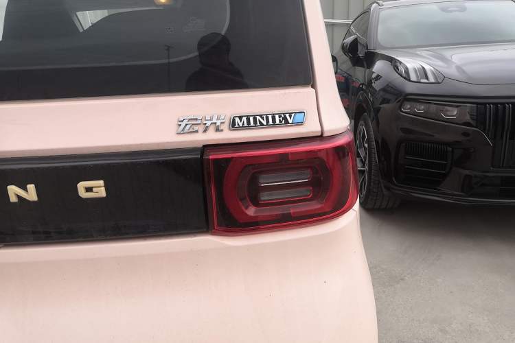 Used Wuling Hongguang MINIEV 2022 Macaron Premium Model – Lithium Iron Phosphate