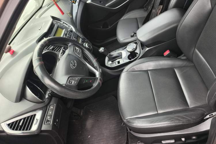 Used Hyundai Santa Fe 2013 2.4L Automatic Two-Wheel Drive Smart Version
