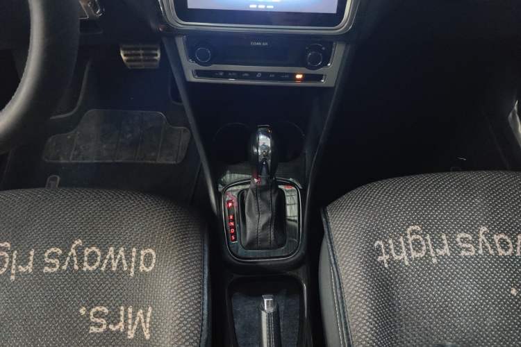 Used Volkswagen Polo 2018 1.5L Cross Polo Automatic
