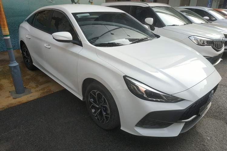 Used MG 5 2023 180 DVVT Manual Fashion Edition
