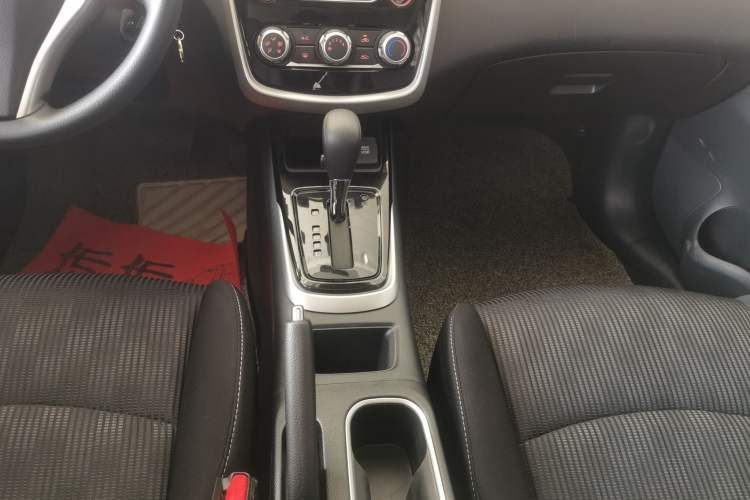 Used Nissan Tiida 2020 1.6L CVT Cool Edition
