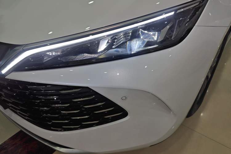 Used BYD Qin L 2025 DM-i Smart Drive 80KM Leading Model
