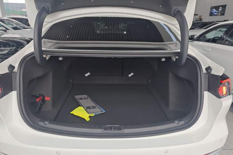 Used Ford Mondeo 2025 2.0T EcoBoost Luxury Version