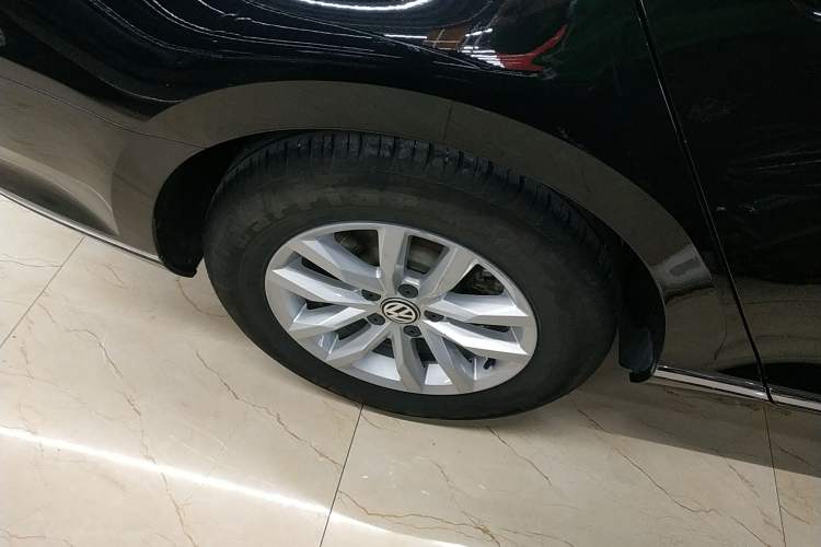 Used Volkswagen Magotan 2017 280TSI DSG Comfort Model
