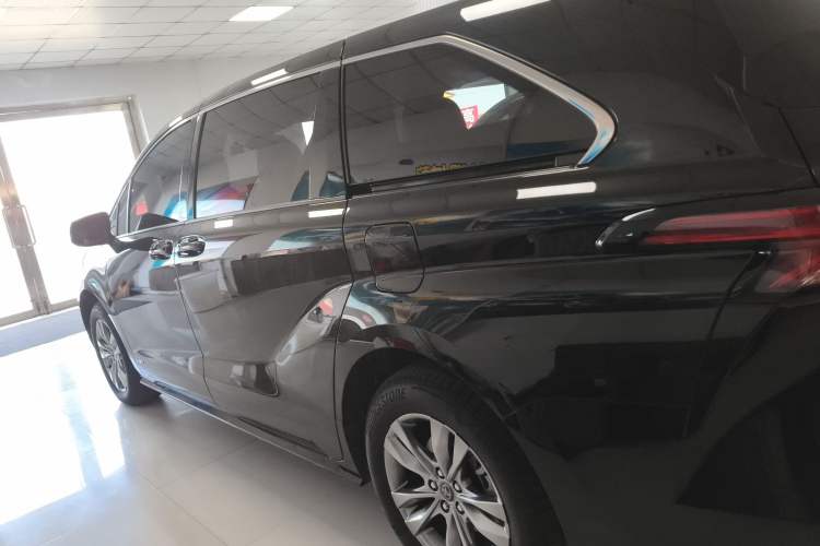 Used Toyota Sienna 2024 2.5L Hybrid Comfort Edition
