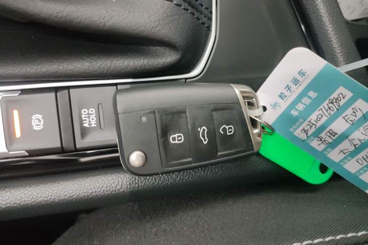 Used Volkswagen Tiguan L 2024 Outstanding Model 330TSI Automatic Two-Wheel Drive R-Line Dragon Glory Edition
