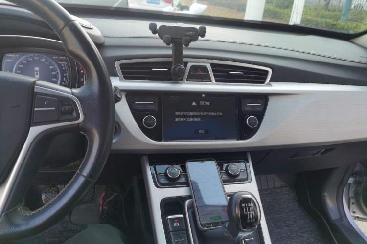 Used Geely Auto Emgrand X7 Sport 2016 2.0L Manual Smart Connect Version
