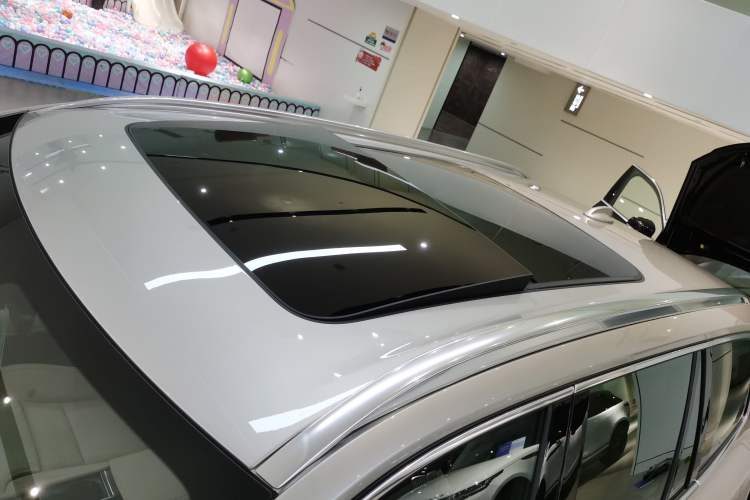 Used Volvo XC90 2025 Facelifted B6 Zhiyuan Luxury Version with 6 Seats
