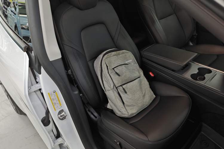 Used Tesla Model Y 2021 Long-Range All-Wheel-Drive Version
