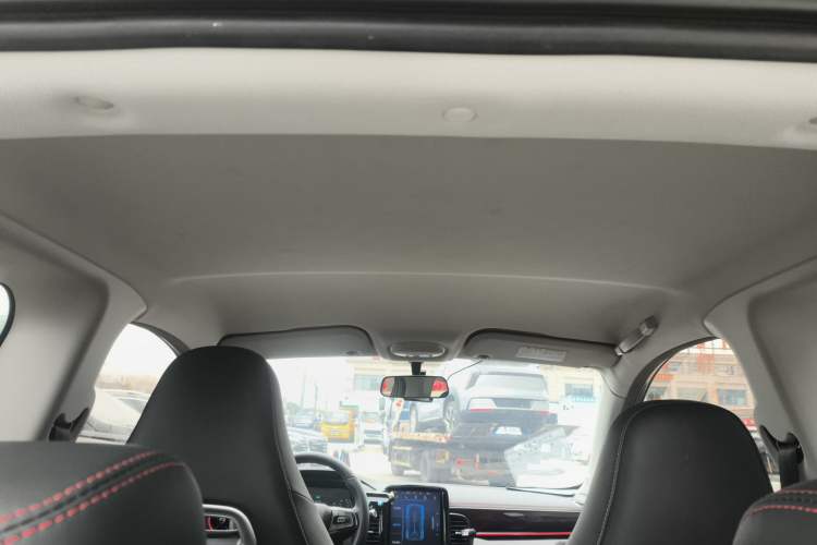 Used Chery Little Ant 2022 Revised Version Sweet Pink Edition Half-Sugar Version Lithium Iron Phosphate 30.7 kWh 30 kW 301 km