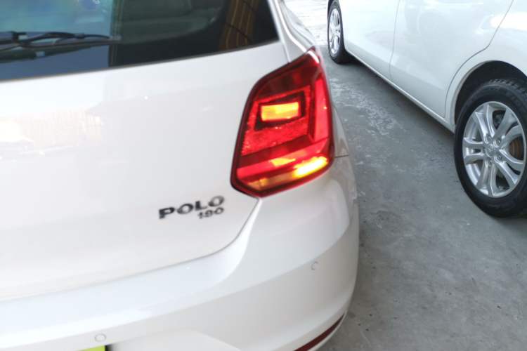 Used Volkswagen Polo 2016 1.6L Automatic Comfort Model
