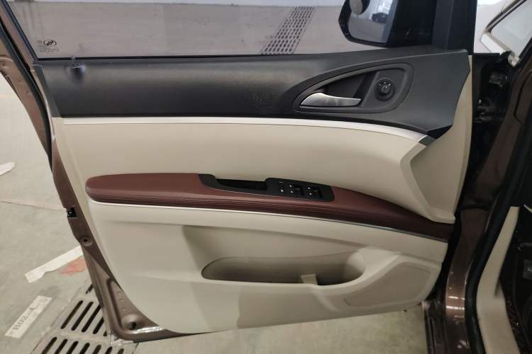 Used Buick GL8 2018 28T Luxury Model China VI Standard
