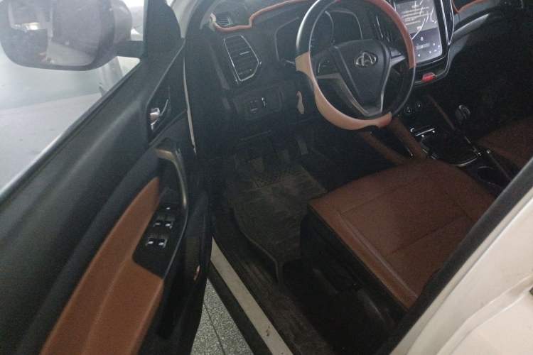 Used Oshan CX70 2017 Facelifted CX70T 1.5T Manual High-Performance Edition
