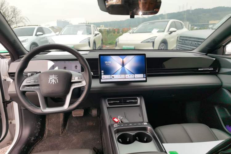 Used BYD Qin L 2025 EV 545KM Beyond Version
