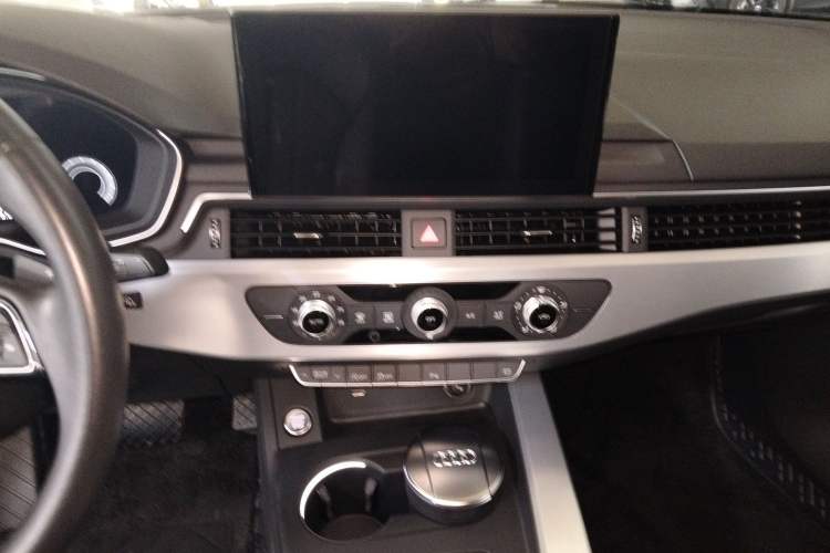 Used Audi A4L 2022 40 TFSI Fashion Dynamic Model
