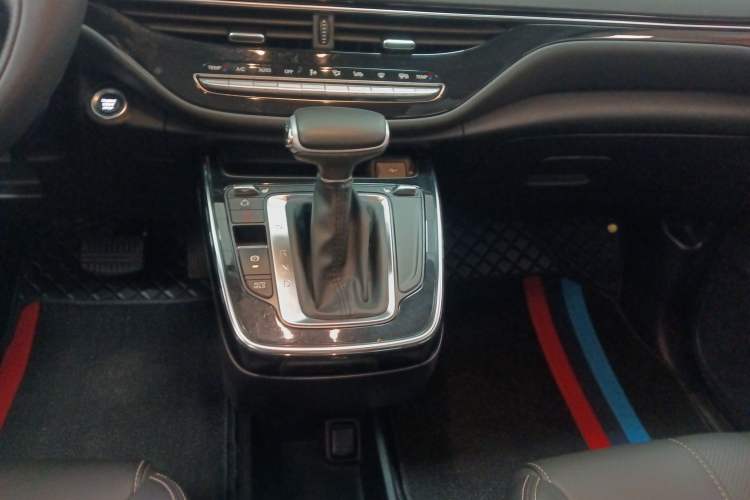 Used GAC Trumpchi M6 2021 270T DCT Luxury Edition (7-seater)
