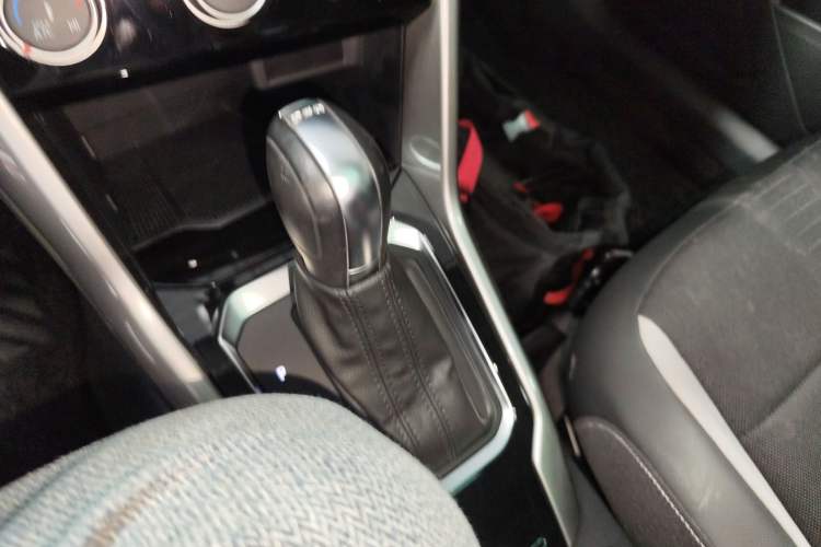 Used Volkswagen T-ROC 2018 230TSI DSG Two-Wheel Drive Advanced Version China VI Standard
