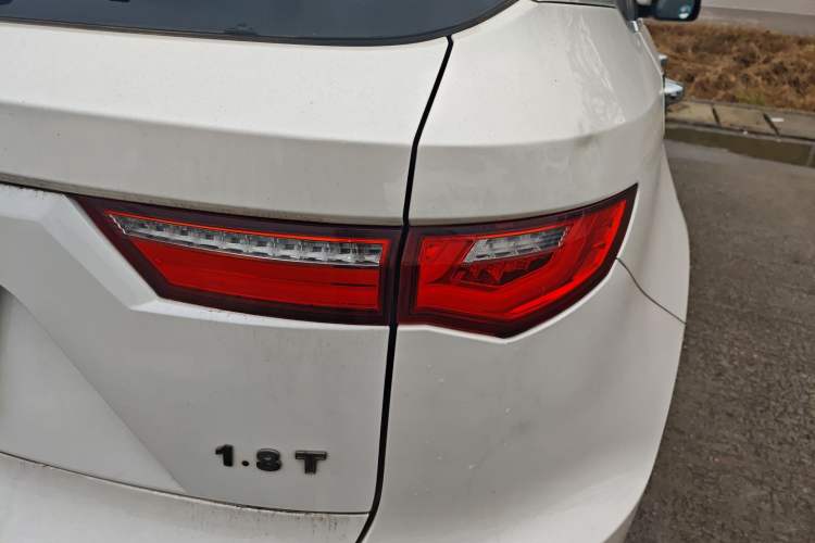 Used Zotye T700 2017 1.8T Dual-Clutch Prestige Model
