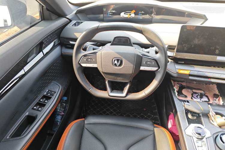 Used Changan UNI-V 2023 1.5T Prestige Model